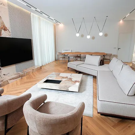 Hilltop Tirana Private Pool & Views Βίλα